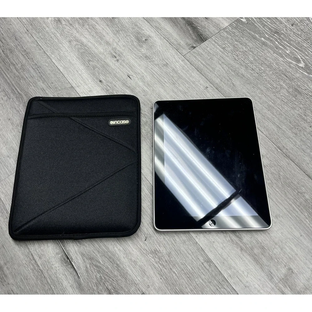 Apple iPad (1st Generation) Wi-Fi 16 GB Tablet NOT TESTED